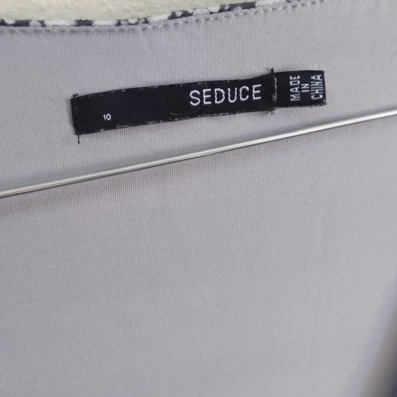 Grey body con mini dress with twist front … - Picture 2 of 5